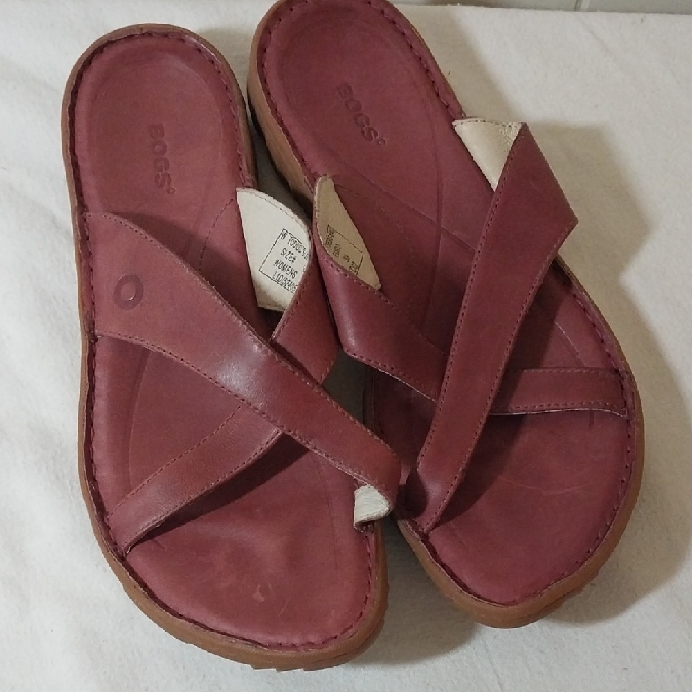 Bogs Burgundy Sandals Slip-On Comfort